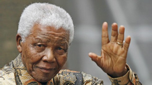 Cựu Tổng thống Nam Phi Nelson Mandela đã rất nguy kịch - ảnh 1