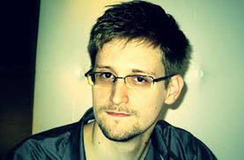 Mỹ sẽ trừng phạt nước nào ‘chứa chấp’ Snowden - ảnh 1