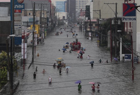 Hơn một nửa thủ đô Philippines ngập chìm trong nước - ảnh 6