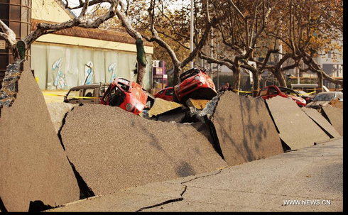 Chùm ảnh vụ nổ đường dẫn dầu kinh hoàng ở Trung Quốc - ảnh 2