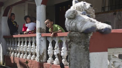 Thương tâm những đứa trẻ Philippines mất cha mẹ vì bão Haiyan - ảnh 2