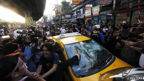 Biểu tình Thái Lan: Súng đã nổ, ít nhất 4 người thương vong - ảnh 3