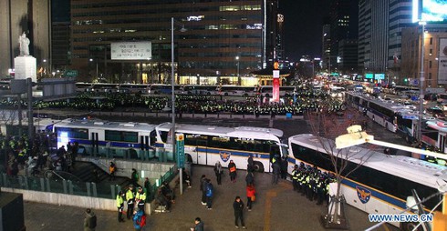 Hàn Quốc: Hàng chục nghìn người biểu tình tại Seoul - ảnh 3