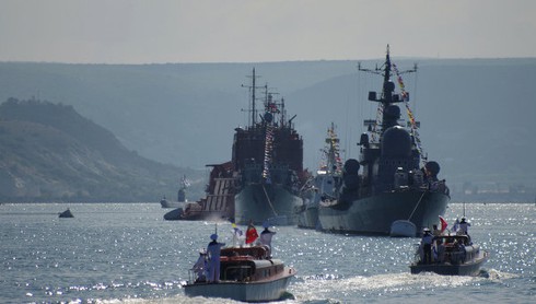 Sáp nhập Crimea, Nga sẽ có nửa hạm đội hải quân Ukraine - ảnh 1