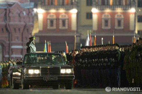 Ảnh: Quân đội Nga diễn tập diễu binh kỉ niệm Ngày chiến thắng 9/5 - ảnh 2