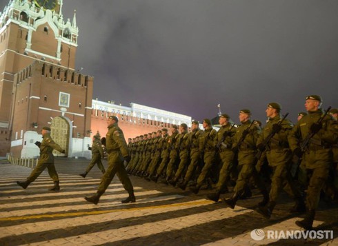 Ảnh: Quân đội Nga diễn tập diễu binh kỉ niệm Ngày chiến thắng 9/5 - ảnh 8