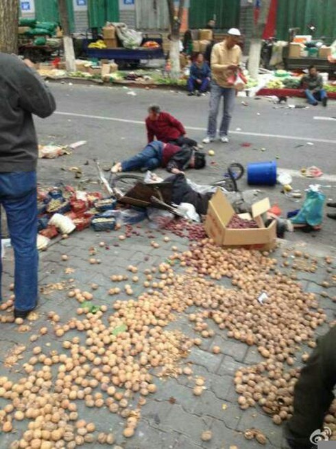 Nổ lớn ở Tân Cương - Trung Quốc, nhiều người bị thương - ảnh 4