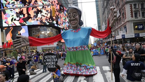 2.000 địa điểm khắp thế giới biểu tình chống biến đổi khí hậu - ảnh 2