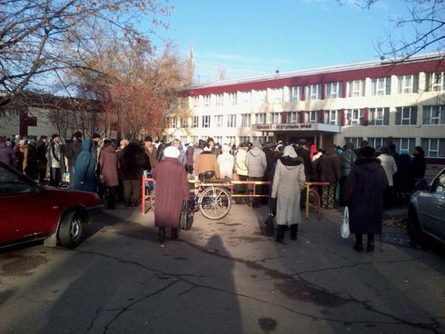 Bầu cử miền đông Ukraine: Thủ tướng Donetsk chiến thắng áp đảo - ảnh 2