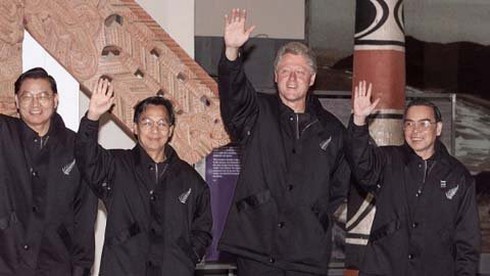 Thú vị chuyện các nguyên thủ quốc gia mặc đồng phục tại APEC - ảnh 5