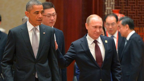 APEC: Ông Putin cười tủm tỉm bắt chuyện, Obama thờ ơ lạnh lùng - ảnh 1