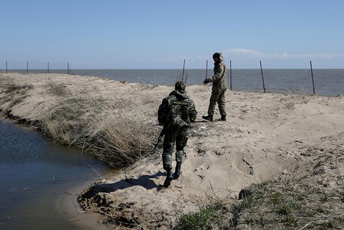 Ukraine: Nổ xuồng tuần tra gần Mariupol - ảnh 1