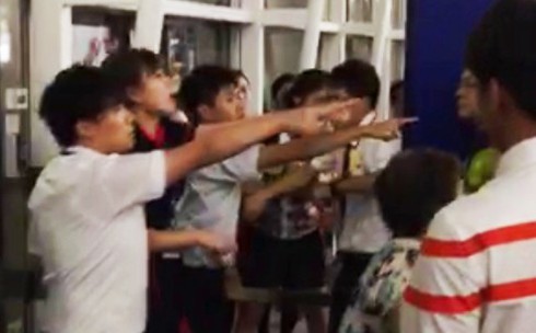 Du khách Trung Quốc lại gây rối tại sân bay Hong Kong - ảnh 1