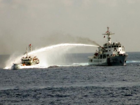 Trung Quốc dùng tàu chiến tấn công tàu Indonesia để giải cứu tàu cá - ảnh 1