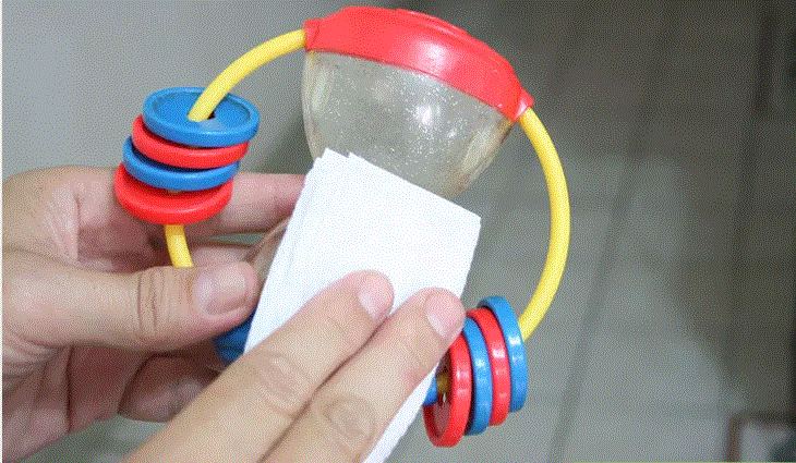Cách làm sạch đồ chơi cho bé nhanh, đơn giản - ảnh 1
