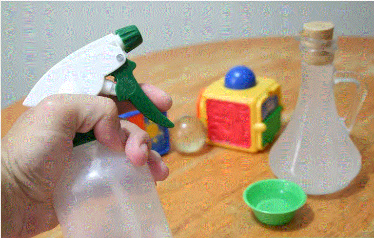 Cách làm sạch đồ chơi cho bé nhanh, đơn giản - ảnh 4