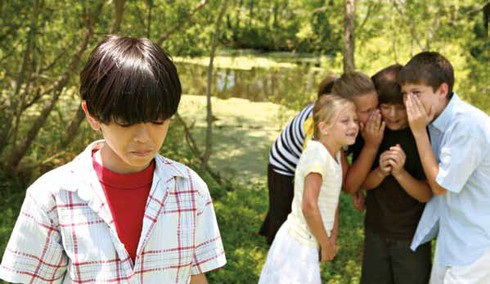 Mẹo dạy con hết bắt nạt bạn chỉ với 2 quả táo - ảnh 1