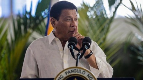 Tổng thống Philippines Duterte sẽ bị kết tội phản quốc nếu để mất Scarborough - ảnh 1