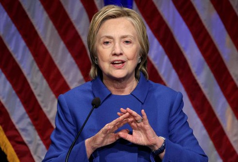 Bà Hillary Clinton xuất hiện lần đầu sau cuộc bầu cử - ảnh 1