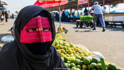 Những người phụ nữ đeo mặt nạ bí ẩn ở Iran - ảnh 3