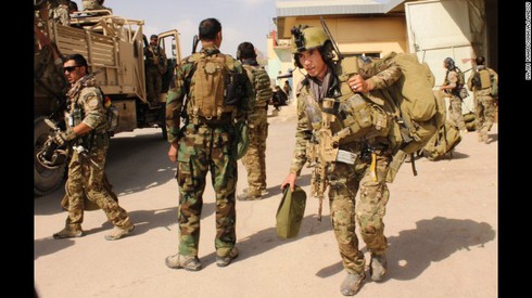 Mỹ giúp Afghanistan lấy lại thành phố chủ lực từ tay Taliban - ảnh 1