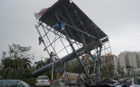 Du khách náo loạn vì siêu bão Mujigae tấn công Trung Quốc - ảnh 2