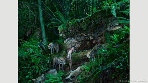 Câu chuyện đau lòng của những đứa trẻ sống cùng động vật - ảnh 2