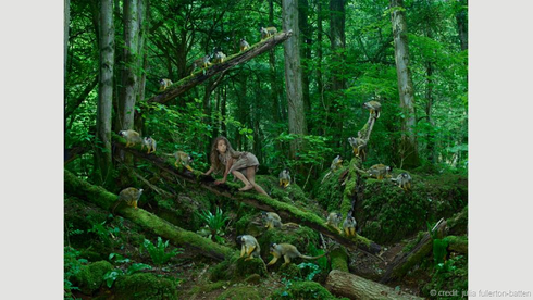 Câu chuyện đau lòng của những đứa trẻ sống cùng động vật - ảnh 3