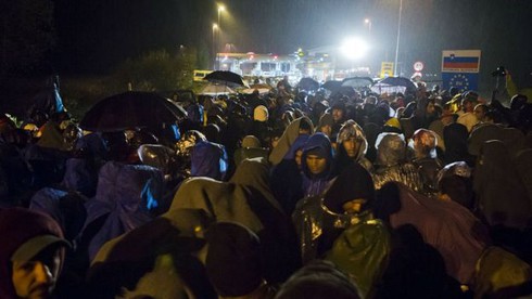 Khủng hoảng tị nạn: Gia tăng căng thẳng vì các nước châu Âu đùn đẩy nhau - ảnh 2