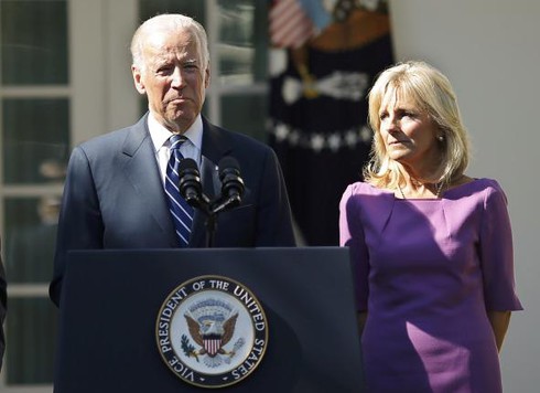 Joe Biden rút khỏi cuộc đua, bà Clinton giành lợi thế lớn - ảnh 1