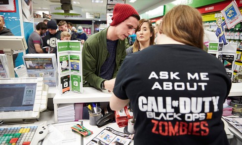 Black Friday - “cơn sốt” hàng giảm giá sôi sục toàn cầu bất chấp khủng bố - ảnh 3