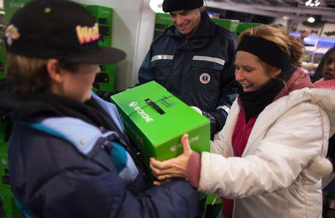 Black Friday - “cơn sốt” hàng giảm giá sôi sục toàn cầu bất chấp khủng bố - ảnh 12