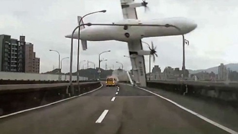 Những vụ tai nạn máy bay thảm khốc liên tiếp trong ba năm qua - ảnh 1