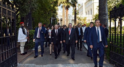 2.000 cảnh sát bảo vệ Tổng thống Putin thăm Hy Lạp - ảnh 1