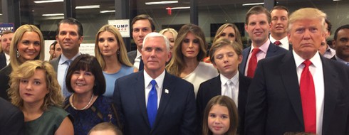 Hai trạng thái hoàn toàn trái ngược ở phòng chờ của Trump và Clinton - ảnh 5