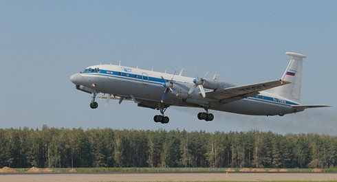 Máy bay quân sự Nga gặp tai nạn, vỡ thành ba mảnh ở Siberia - ảnh 1
