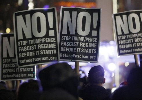 Pháo hoa ở Washington, biểu tình ở New York đêm trước lễ nhậm chức - ảnh 1