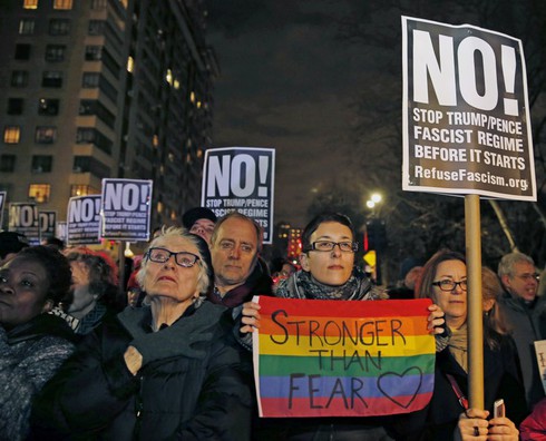 Pháo hoa ở Washington, biểu tình ở New York đêm trước lễ nhậm chức - ảnh 2