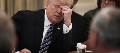 Tổng thống Donald Trump đang bị “dồn trong, ép ngoài” ra sao? - ảnh 4