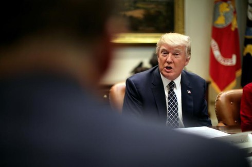 “Trumpcare” được thông qua, sắc lệnh nhập cư mới lại thêm rắc rối - ảnh 2