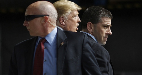 Mật vụ Nhà Trắng phải chuyển việc vì “không đỡ đạn” cho ông Trump - ảnh 2