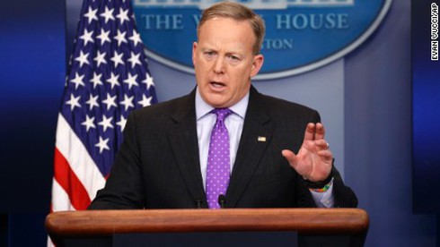 Sai lầm nghiêm trọng của người phát ngôn Nhà Trắng - ảnh 1