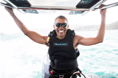 Cựu Tổng thống Obama tuyên bố tái xuất lần đầu sau khi rời Nhà Trắng - ảnh 1