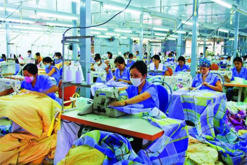 Doanh nghiệp tính chuyện dùng lao động thời vụ để giảm chi phí - ảnh 1