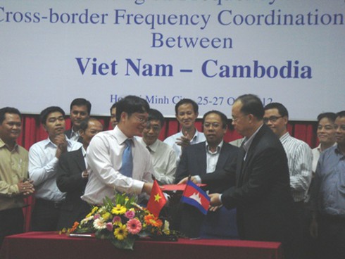 Việt Nam – Campuchia hợp tác kiểm soát tần số vùng biên - ảnh 1