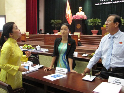 Ngân sách TP.HCM năm 2013: Lo thu không đủ chi - ảnh 2