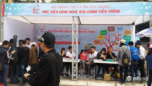 Hà Nội: Rộn ràng ngày hội tuyển sinh 2016 - ảnh 7
