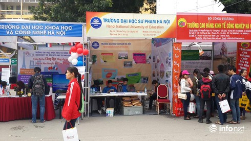 Hà Nội: Rộn ràng ngày hội tuyển sinh 2016 - ảnh 2