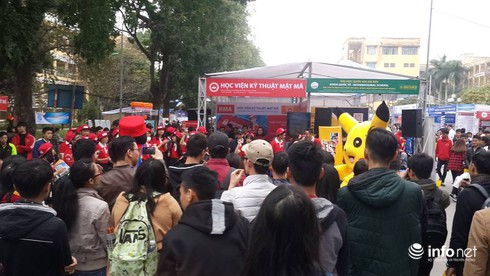 Hà Nội: Rộn ràng ngày hội tuyển sinh 2016 - ảnh 3