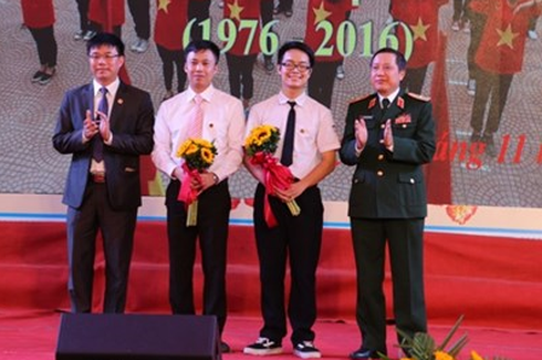 Nam sinh làm vỡ gương ô tô được Bộ GD&ĐT tuyên dương - ảnh 2